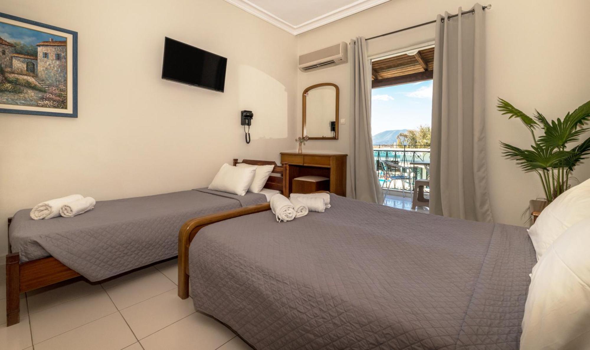 Sofia'S Hotel Kalamaki  Bagian luar foto