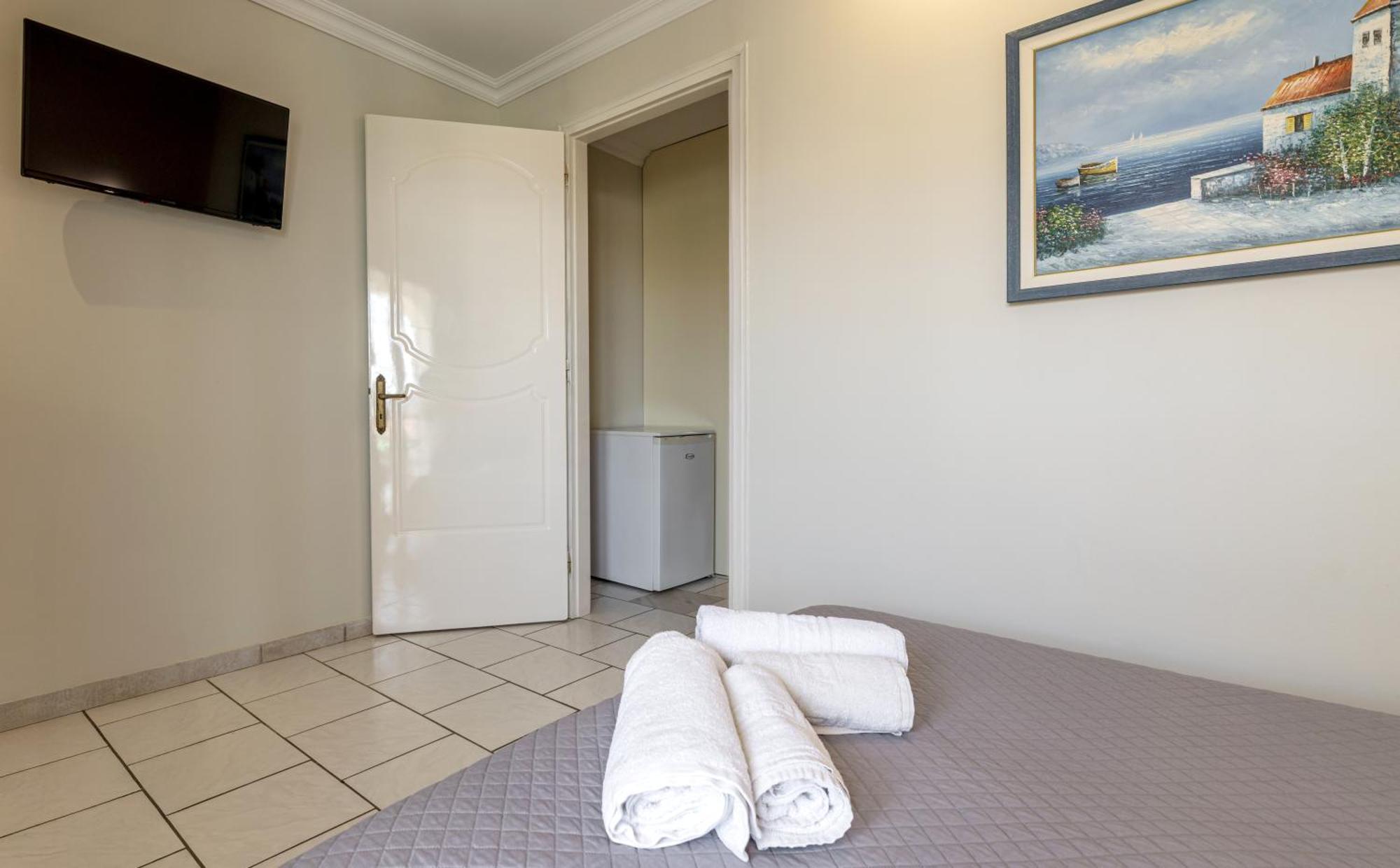 Sofia'S Hotel Kalamaki  Bagian luar foto
