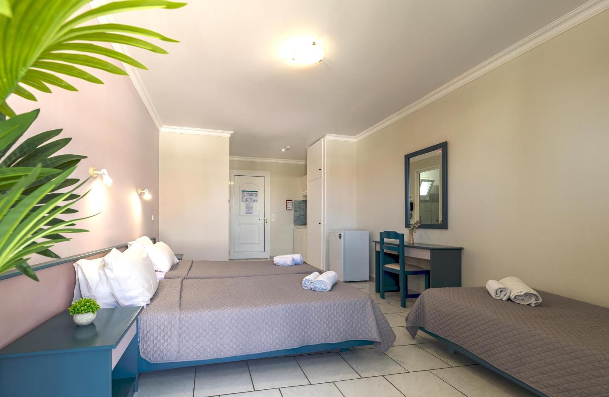 Sofia'S Hotel Kalamaki  Bagian luar foto