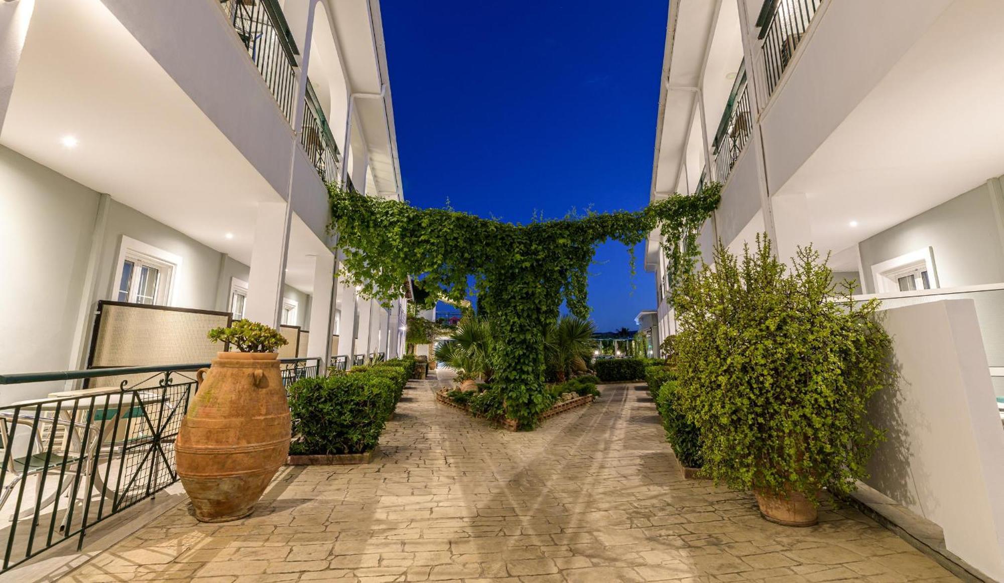 Sofia'S Hotel Kalamaki  Bagian luar foto