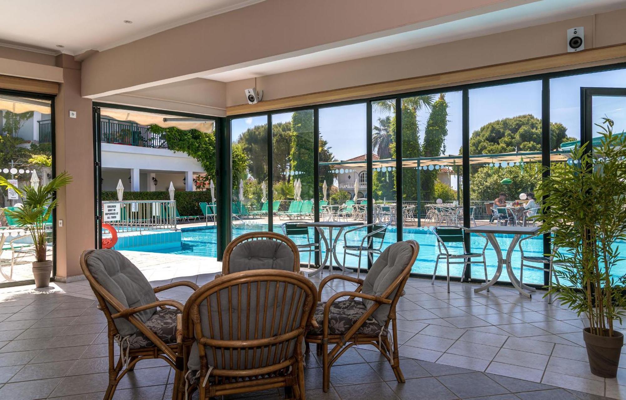 Sofia'S Hotel Kalamaki  Bagian luar foto